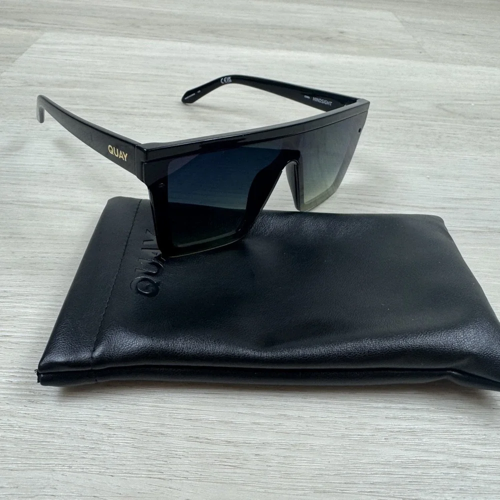 Quay Hindsight Shield Sunglasses Black /Smoke Green Fade Rimless 51mm Unisex